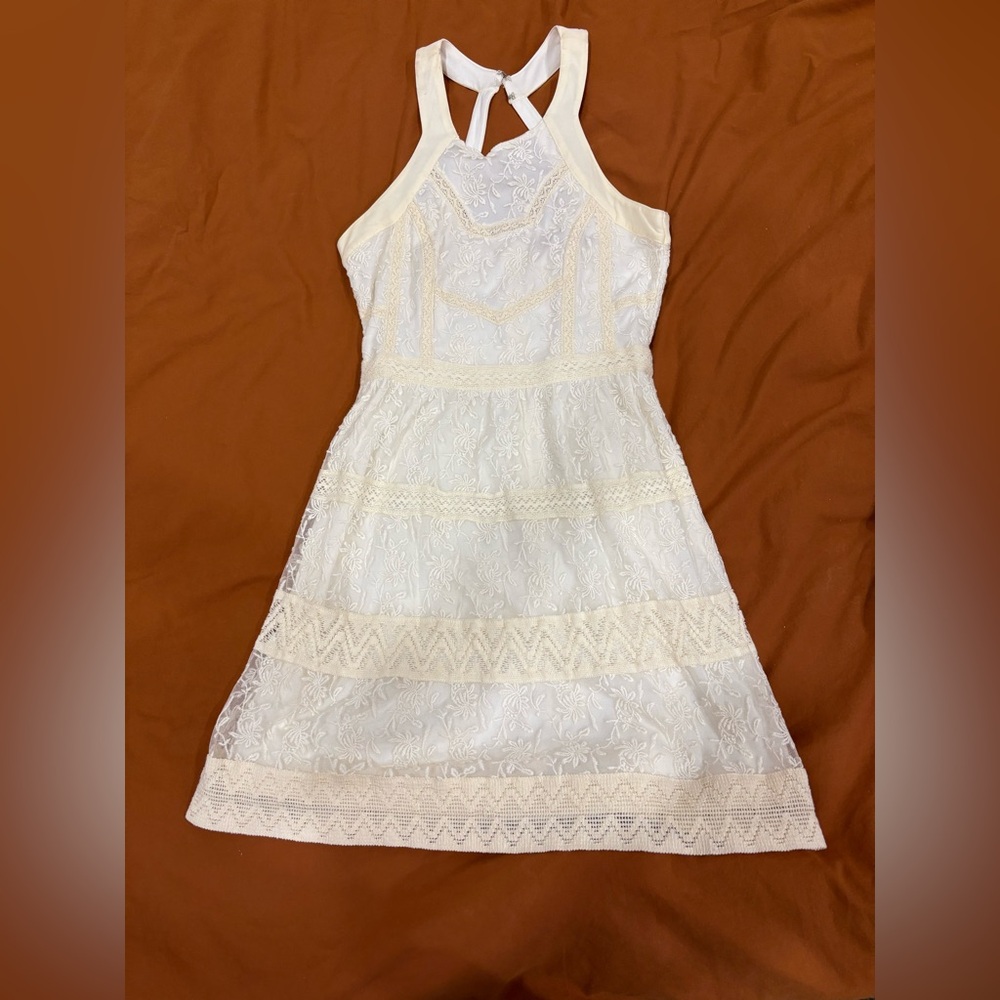 Elegant White Lace Dress